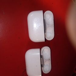 Airpod Cases Only The Cases No Headphones 20 Bucks Each