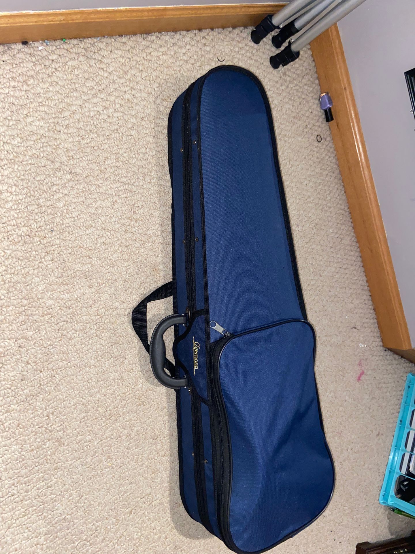 Sparky blue violin like new