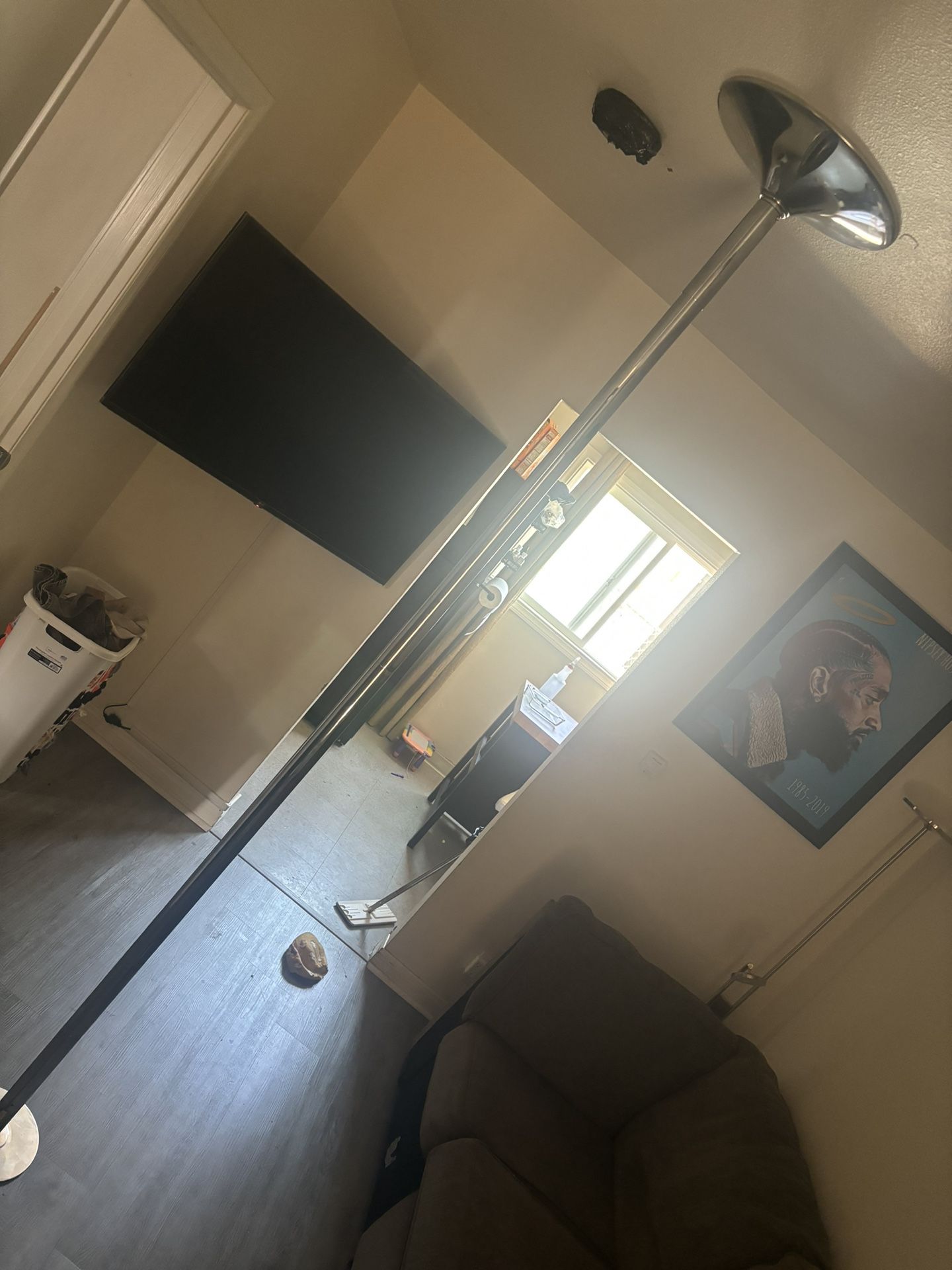 Spinning Pole
