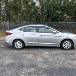 Almost new 2020 Hyundai Elantra