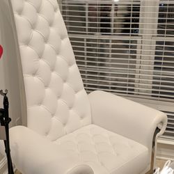 Club Throne Chair