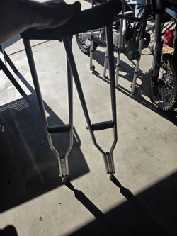 adjustable crutches not used just been put away