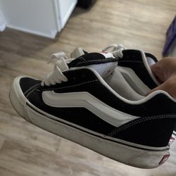 VANS KNU SKOOL