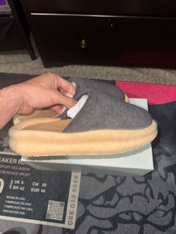 Skylrk Justin Bieber Biscuit Slipper Size 9
