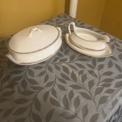 Homer Laughlin Empress E4801 China Serving set