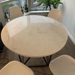 Maaza features mid-century modern styling Brand New