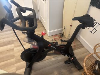 2023 Peloton Bike Gen 2 Very Good Conditio - Neptune City, NJ