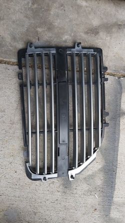 Dodge Magnum OEM Right Side Grille Insert