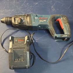 Bosch Bulldog GBH18V-26D Cordless Rotary Hammer Drill w/ Charger1" Bit No Batter