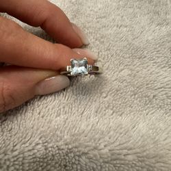 1c White gold Aqua Marine Ring With Diamonds