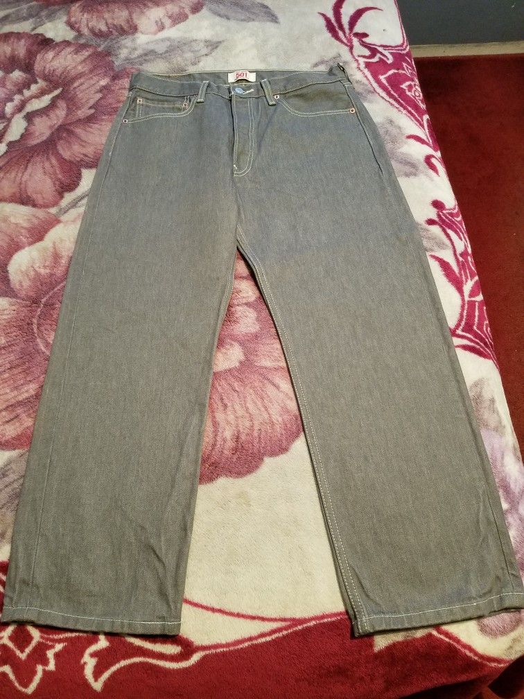 Levi's 501 Shirk To Fit 33x29-28
