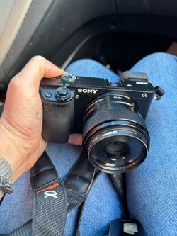 Sony Alpha a6000 Mirrorless Camera with 35mm Lens