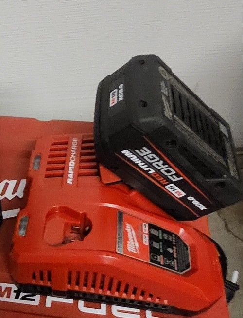 MILWAUKEE M18 RED LITHIUM 8.0AH FORGE BATTERY