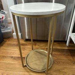 Walker Edison Round Accent Table - Faux Marble & Gold.
