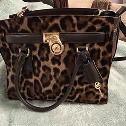Michael Kors Shoulder Bag!