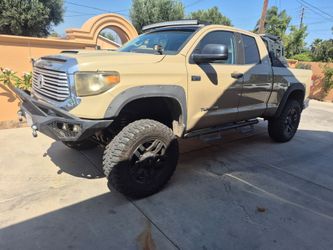 2014 Toyota tundra 4X4 4DOORS V8.5.7