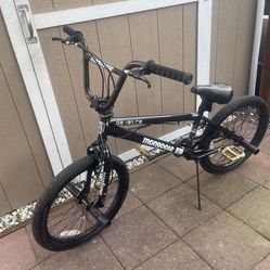 Black mongoose bike