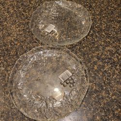 Christmas plates, clear glass 8" set of 2