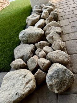 Free rocks for yard decorations