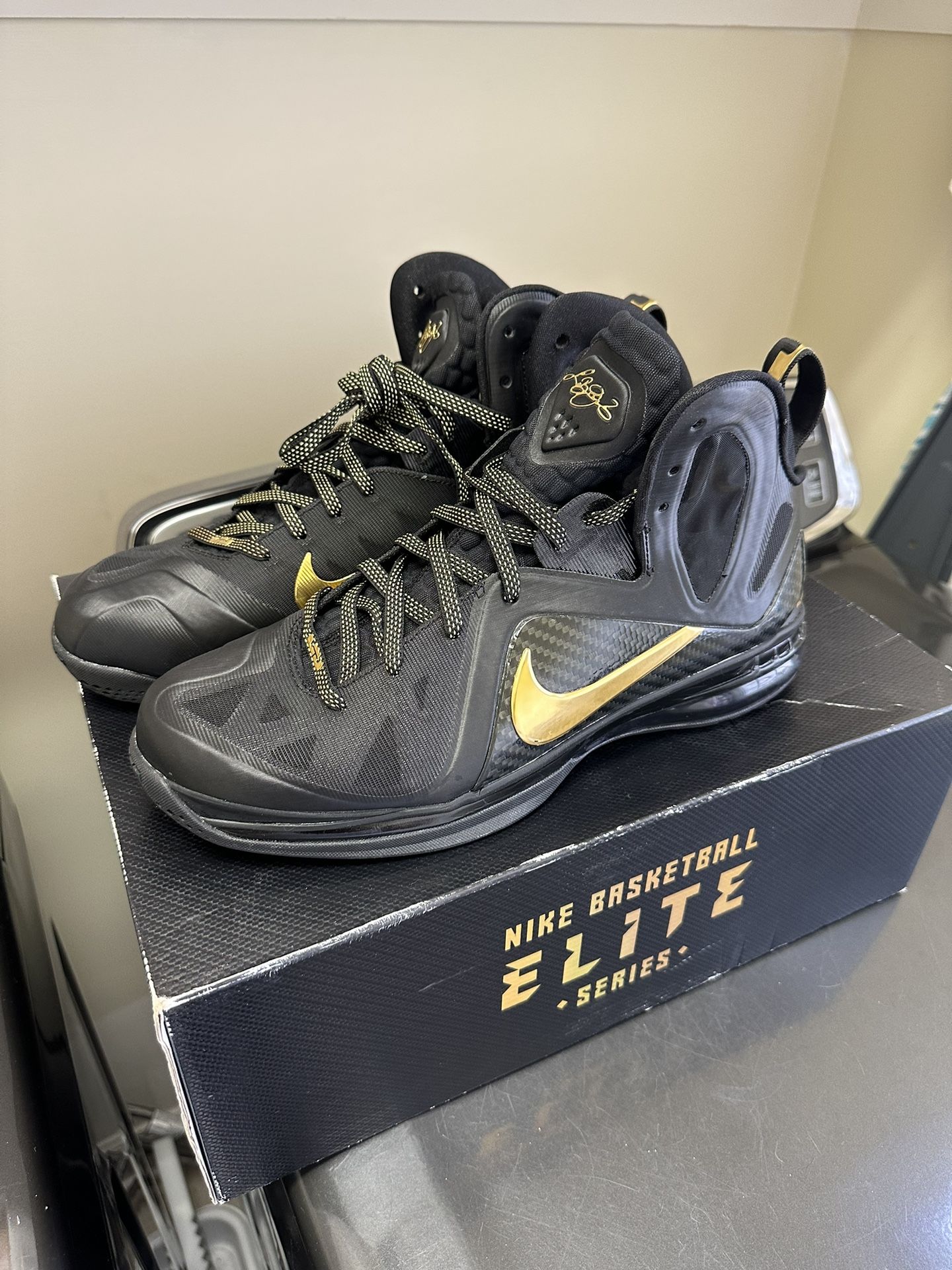 Nike Lebron 9 Elite Black Gold, Size 11.5, new