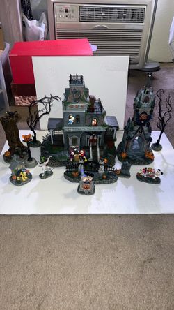 New Disney Halloween Village 12pc Set Haunted House Tower Mickey Minnie Friends