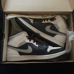 Air Jordan 1 Mids 