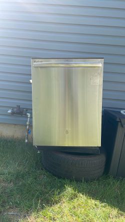 GE Dishwasher – Quiet & Reliable (3 Years Old)