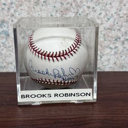 BROOKS ROBINSON “HOF 83” SIGNED BASEBALL