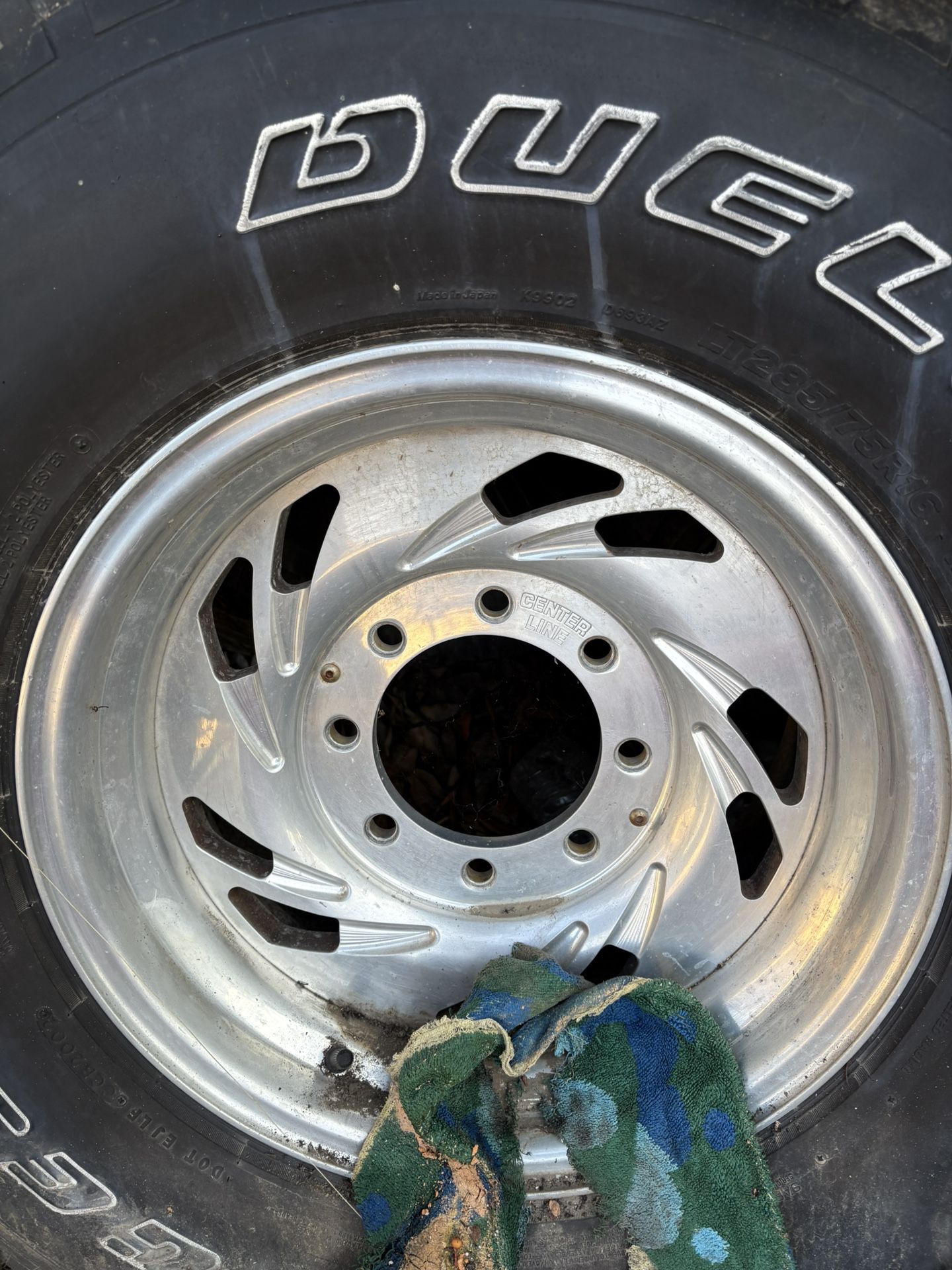 6 Six Lug Rims With 285/75/16 Tires Centerline With Aloy Center Caps