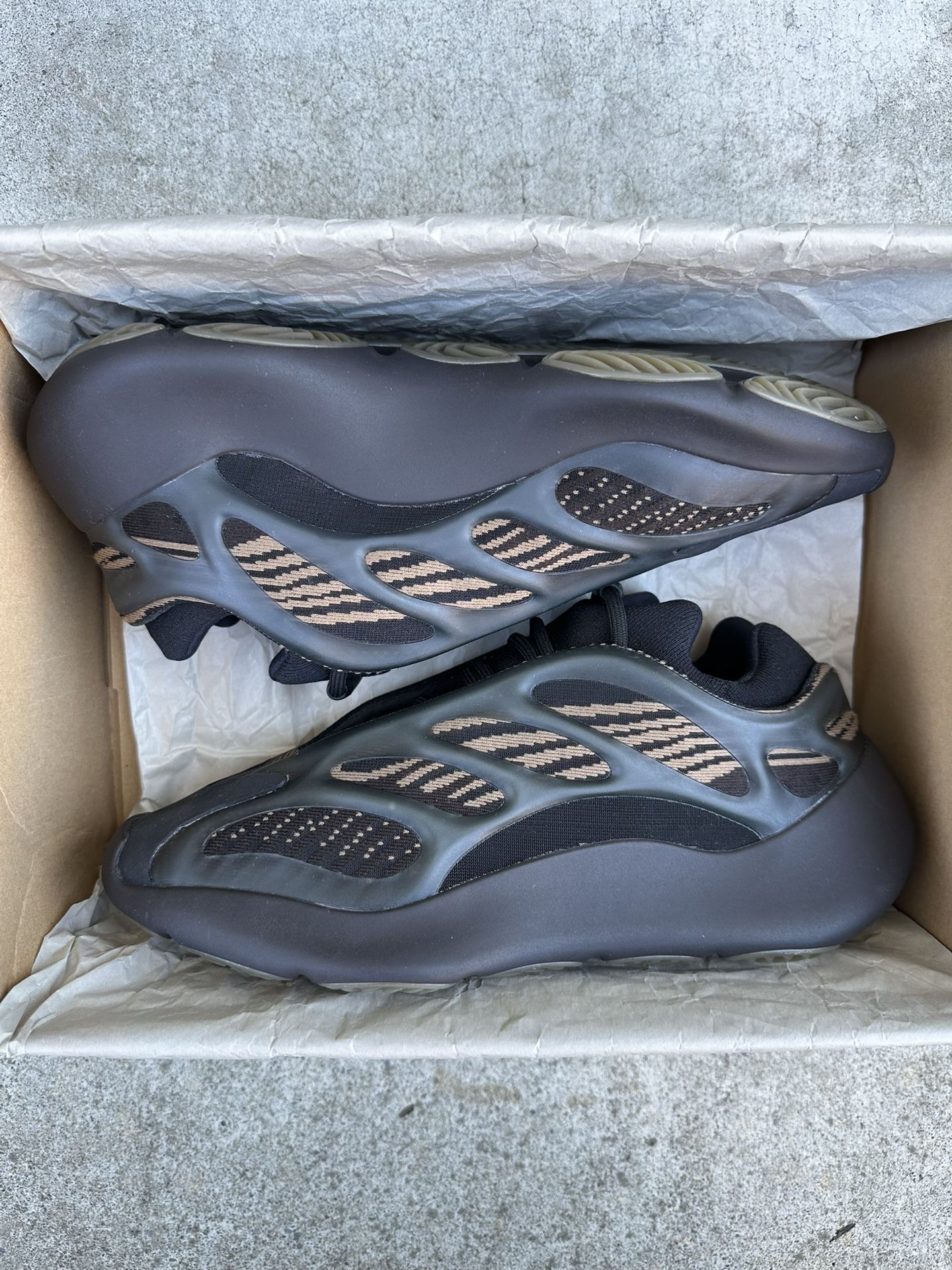 new adidas yeezy 700 v3 “clay brown” men's size - Main Image