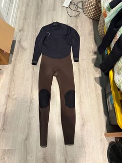 Vissla wetsuits size large 4/3 and 3/2mm