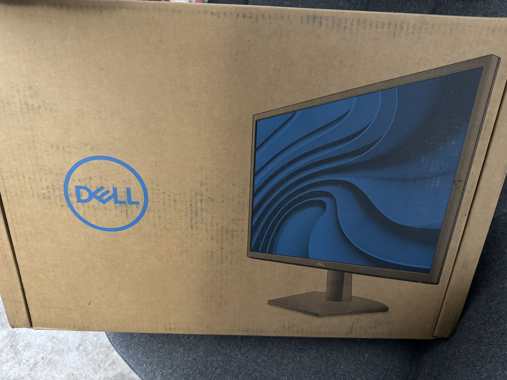 New Dell 24 inch Computer Monitor