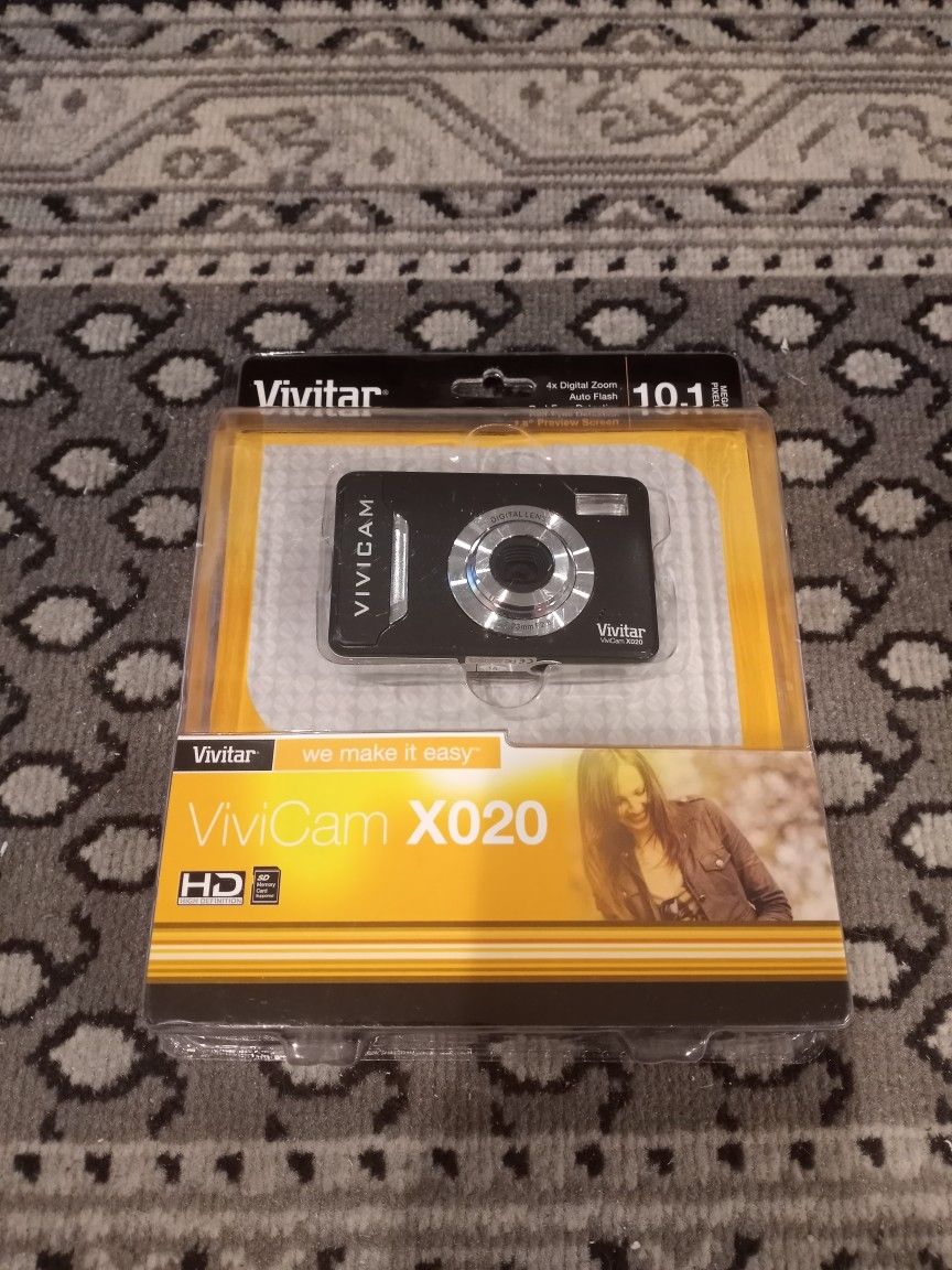 Vivitar Vivicam X020 Digital Camera 10.1 Mega Pixels New