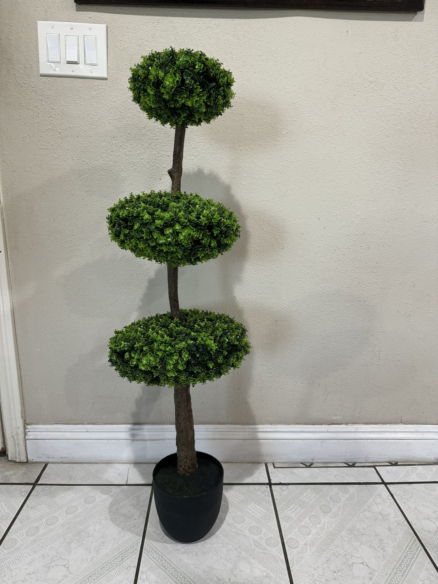 Artificial Boxwood Topiary Trees in Pots, 43.25" Artificial Plants Faux Trees for Home Office, Living Room Decor, Indoor & Outdoor
