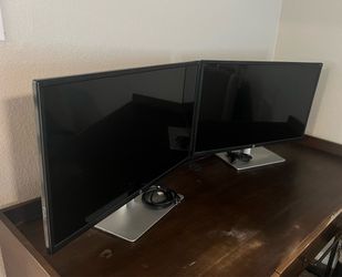 HP 32” Monitors- set of 2