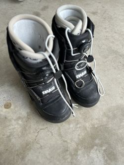 Thirty two Snowboarding Boots Size 5