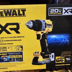 DEWALT
XR 20-volt Max 1/2-in Keyless Brushless Cordless Drill ( 2-Batteries Included, and Charger Included