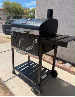 NEW ASSAMBLED FROM THE BOX CHARCOAL GRILL