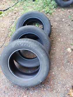 225 65 17 tires  used Yokohama matching set