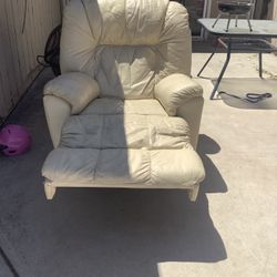 Free Massaging Chair Still Work
