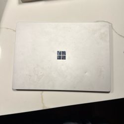 Laptop w/ Mouse And Case
