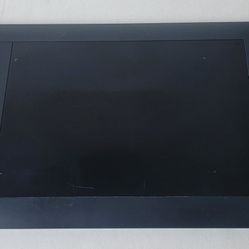 Wacom PTH-651 Intuos Pro Touch Drawing Tablet