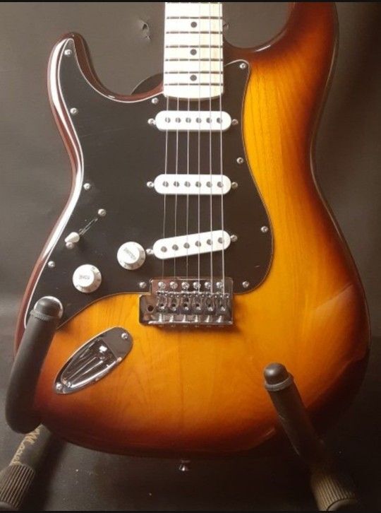 Gitano Lefthand Stratocaster style Electric Guitar Sunburst