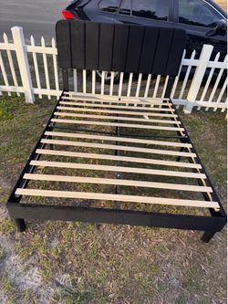 Queen bed frame (like new)