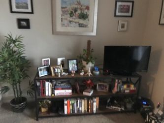 Entertainment shelves