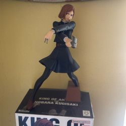 Jujutsu Kaisen figure with the original box