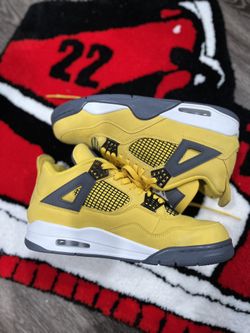 Jordan 4 Lightning