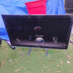SAMSUNG 48" TV