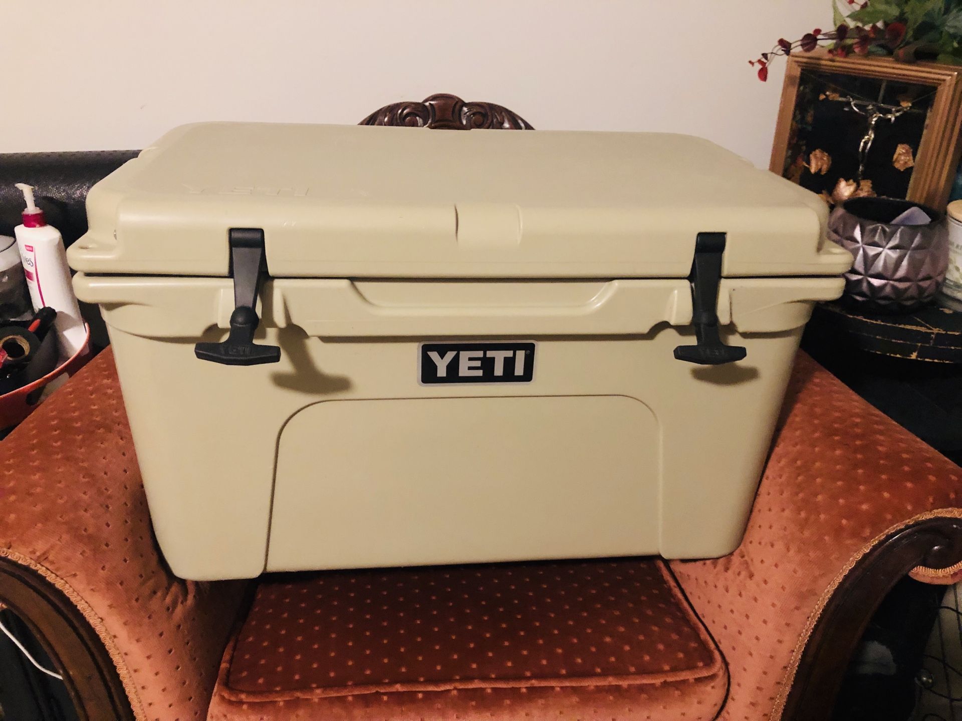 YETI TUNDRA SERIES 45 - QUART COOLER