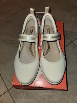 J sport ladies mary jane size 8